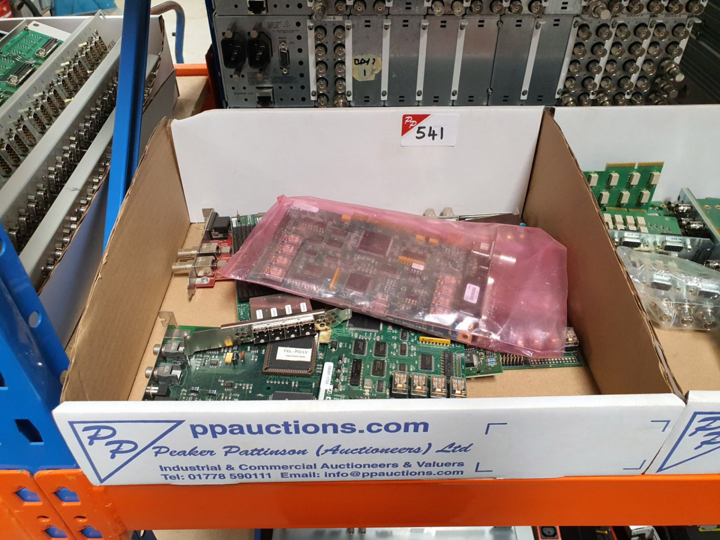 Qty various PCI cards inc: Omnibus, Intel, LSi log...