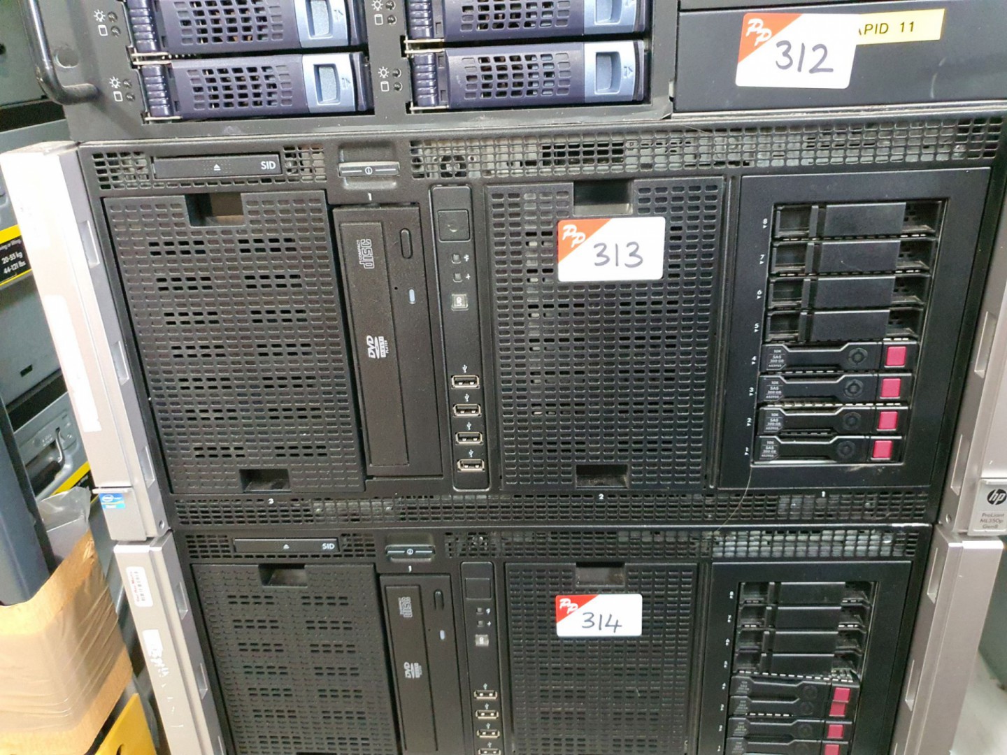 HP Proliant ML350P Gen8 rack type server