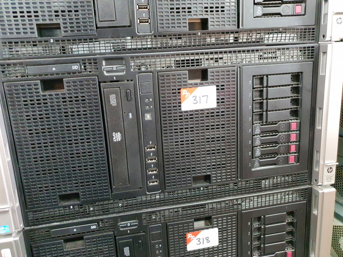 HP Proliant ML350P Gen 8 rack type server