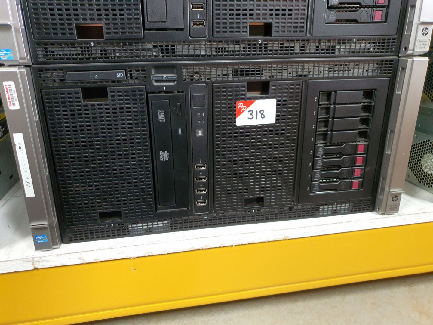 HP Proliant ML350P Gen 8 rack type server
