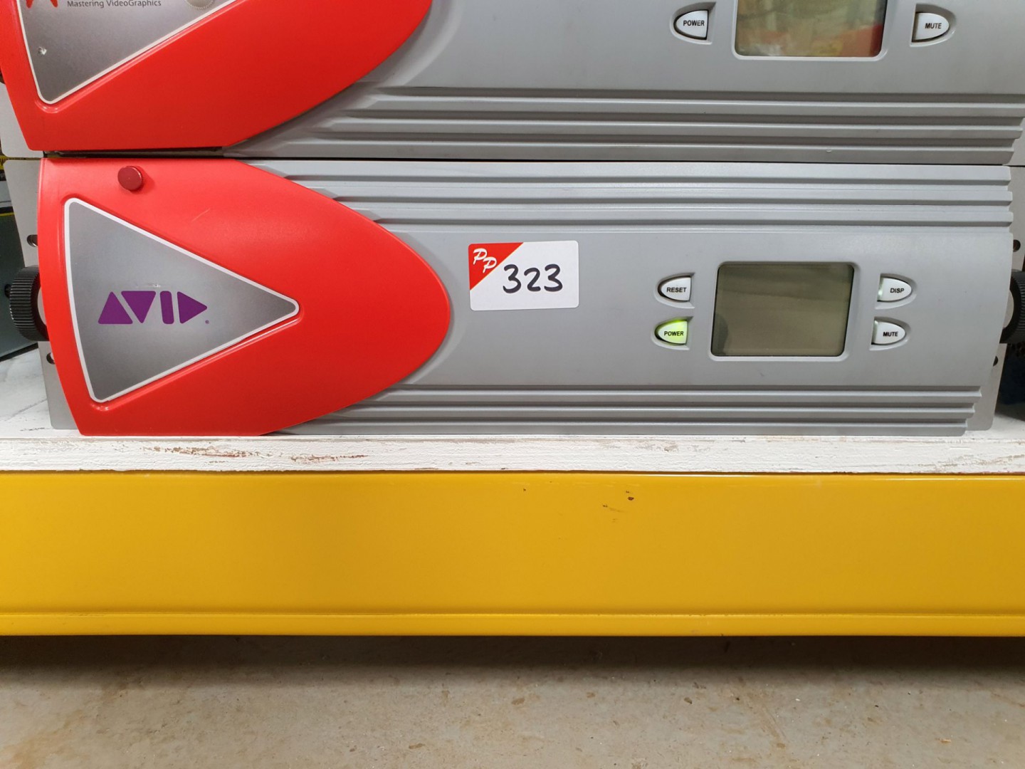 Avid mastering video graphics