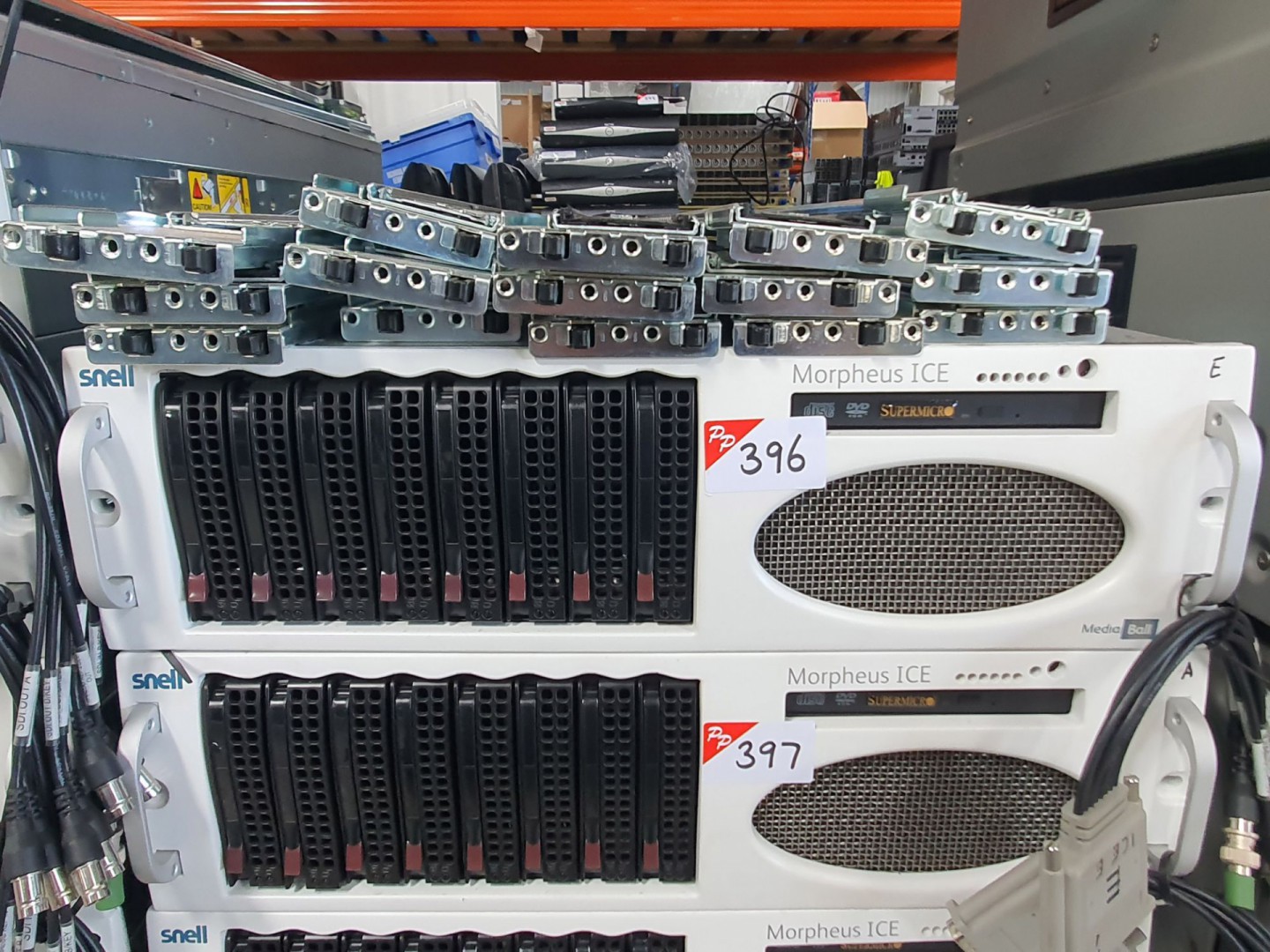 Snell Morpheus Ice media ball rack type server