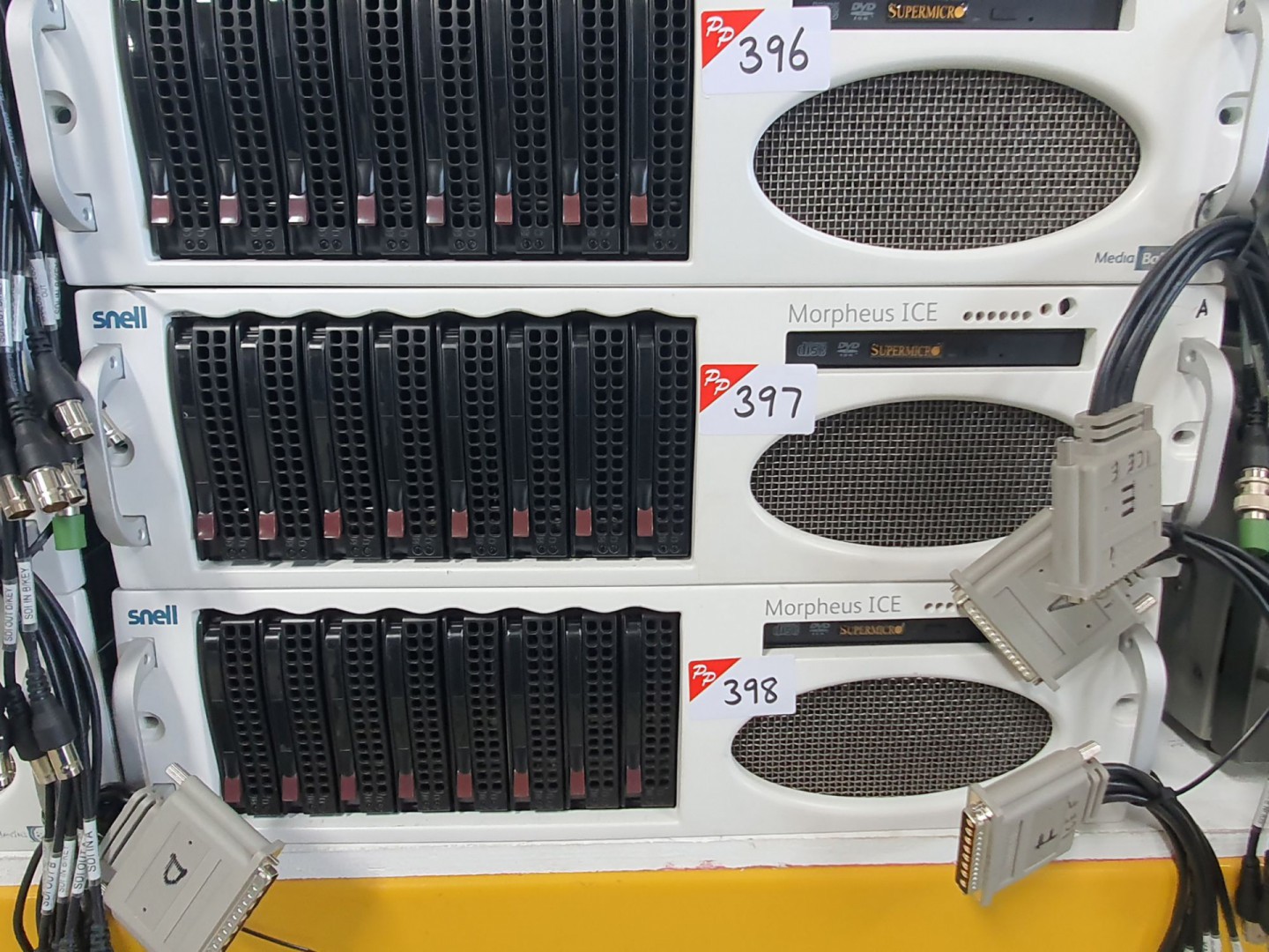 Snell Morpheus Ice media ball rack type server