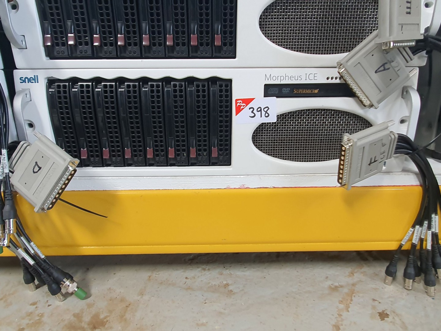 Snell Morpheus Ice media ball rack type server