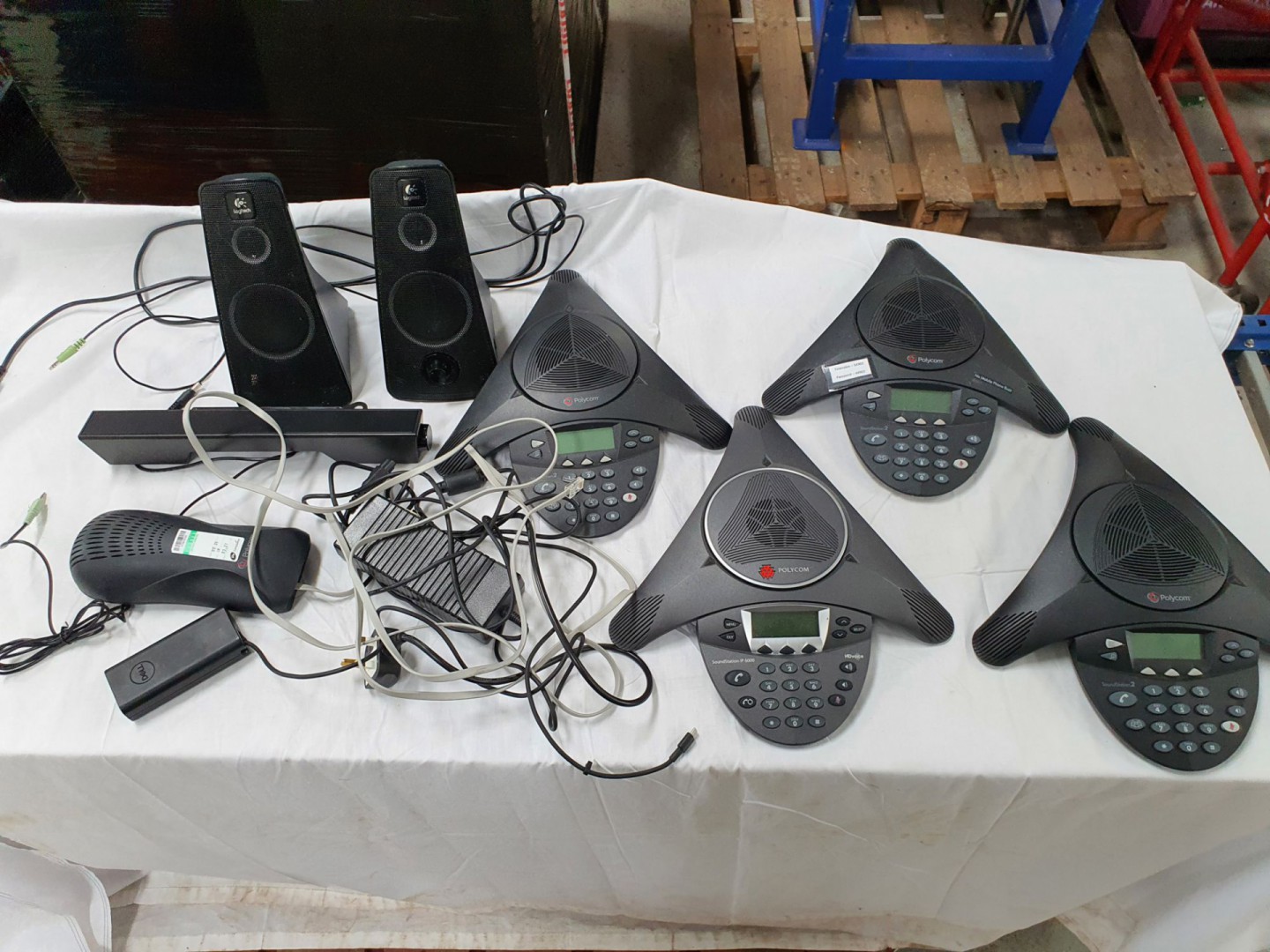 3x Polycom sound stations, Logitech speakers, mult...