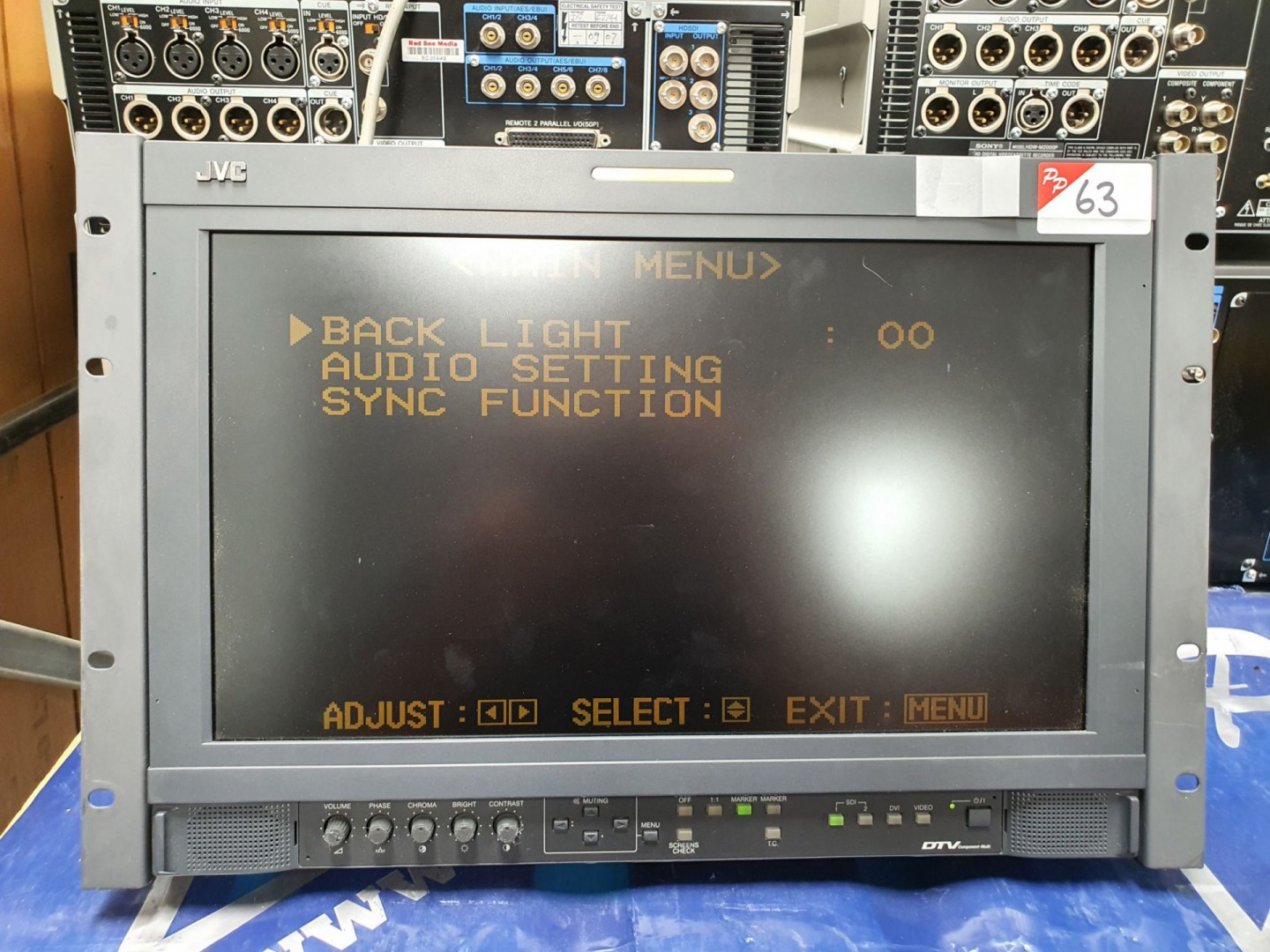 JVC DT-R17L4D multiformat LCD monitor
