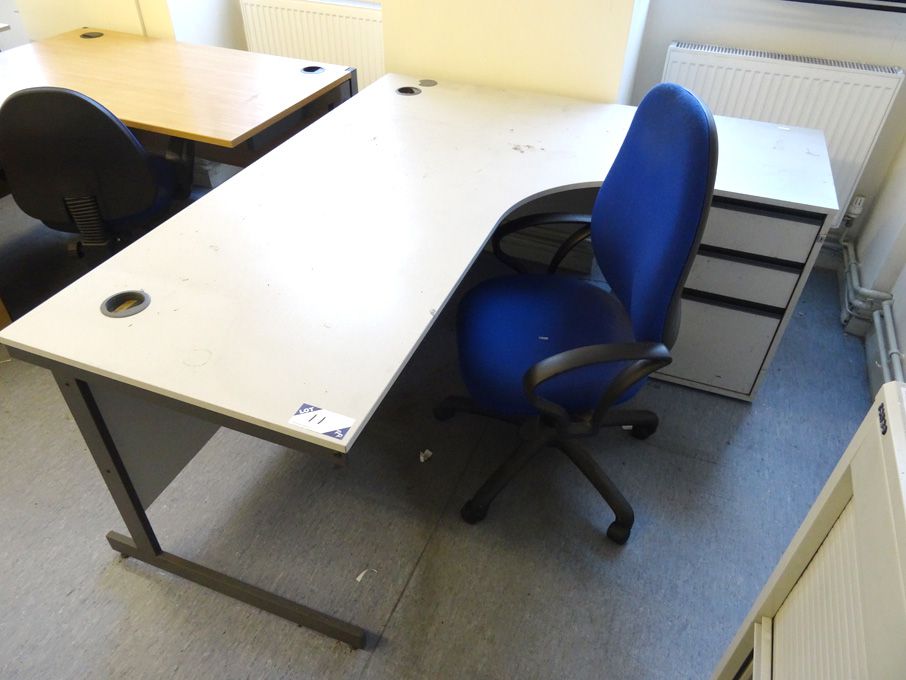 1780x1150 grey 'L' shaped office desk, 3 drawer pe...