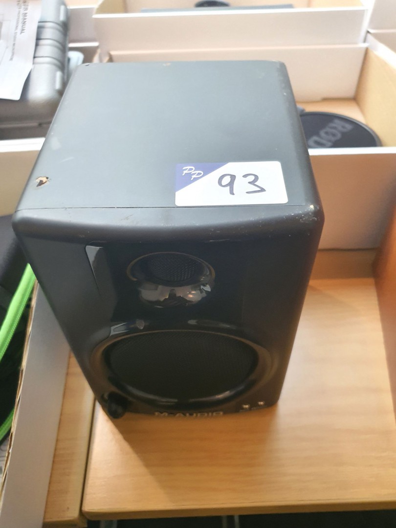 M-Audio AV-30 Studiophilie monitor speaker
