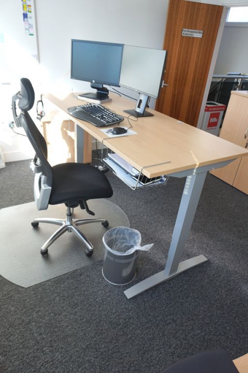 Contents of office inc: OMT R/F maple office desk,...