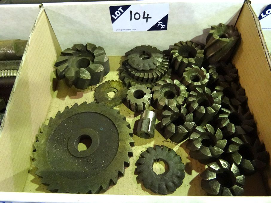 Qty various HSS milling cutters - Lot Located at:...