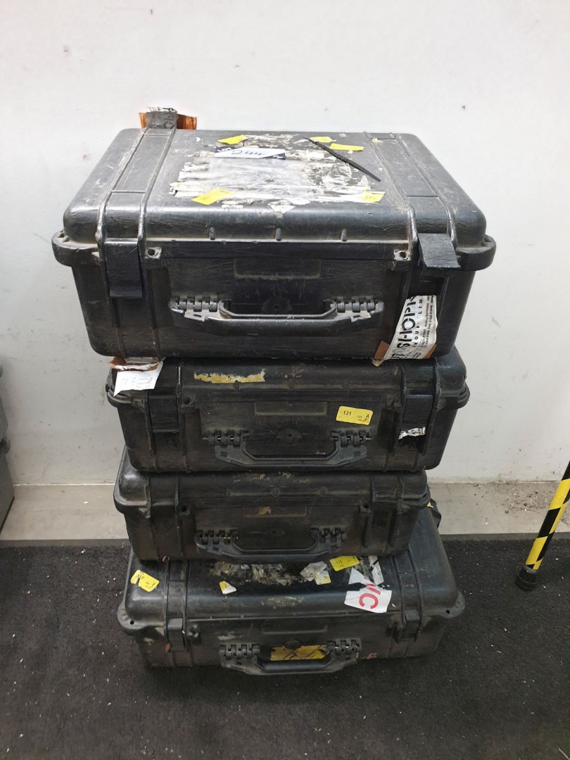 3x Peli 1550 & 1x Peli 1600 transit cases, 480x380...