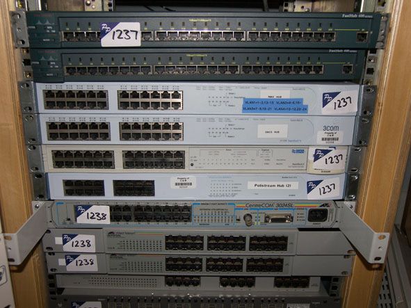4x 3com & 2x Cisco Fast Hub 400 series network swi...
