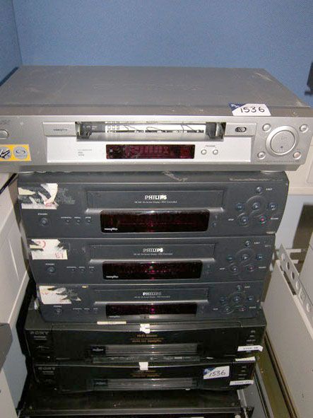 3x Sony & 3x Philips VCRs