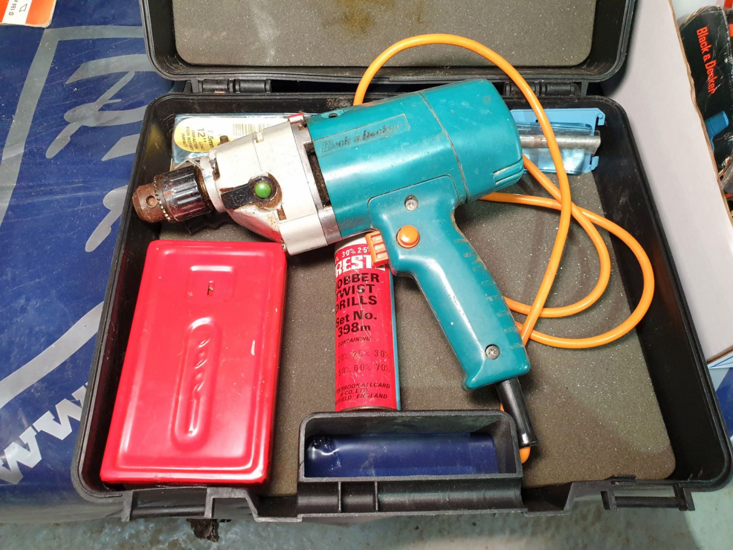 Black & Decker H264 electric drill, 240v with ear...