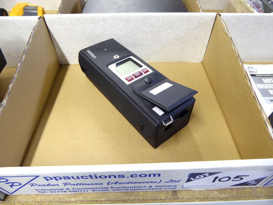 Mitutoyo SJ-201 surface roughness tester in case