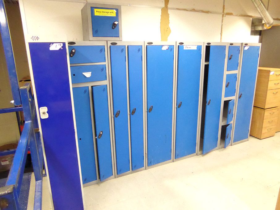 Qty various probes etc in grey / blue metal locker...