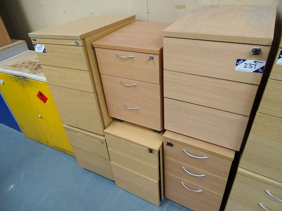 6x various 3 drawer pedestal units