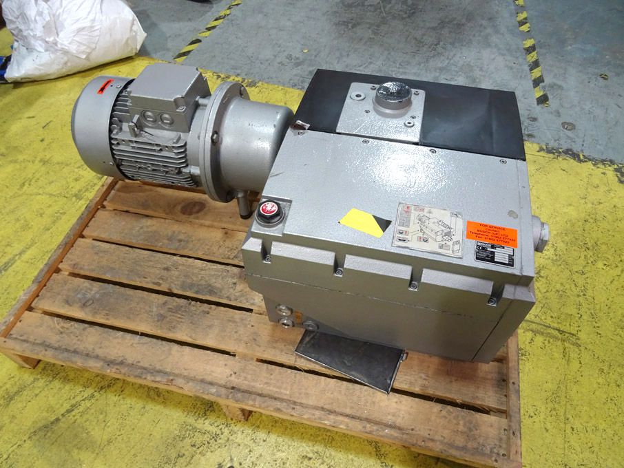 Becker (Busch) vacuum pump with TEC 5.5kW motor, 4...