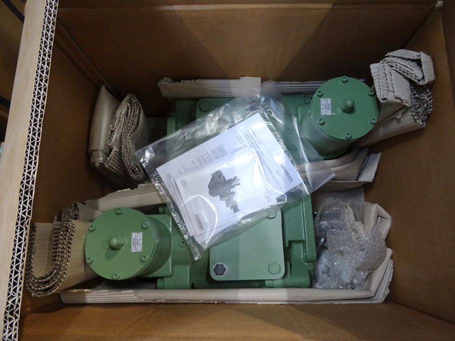 2x Rickmeier gear pumps (boxed & unused)