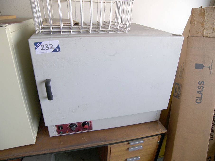 Genlab electric oven, 100degC, 600x550x350mm ID
