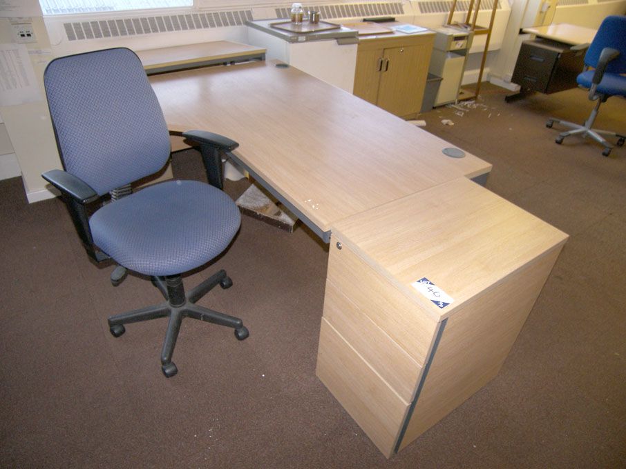 1600x1200mm maple 'L' shape desk, pedestal unit, P...