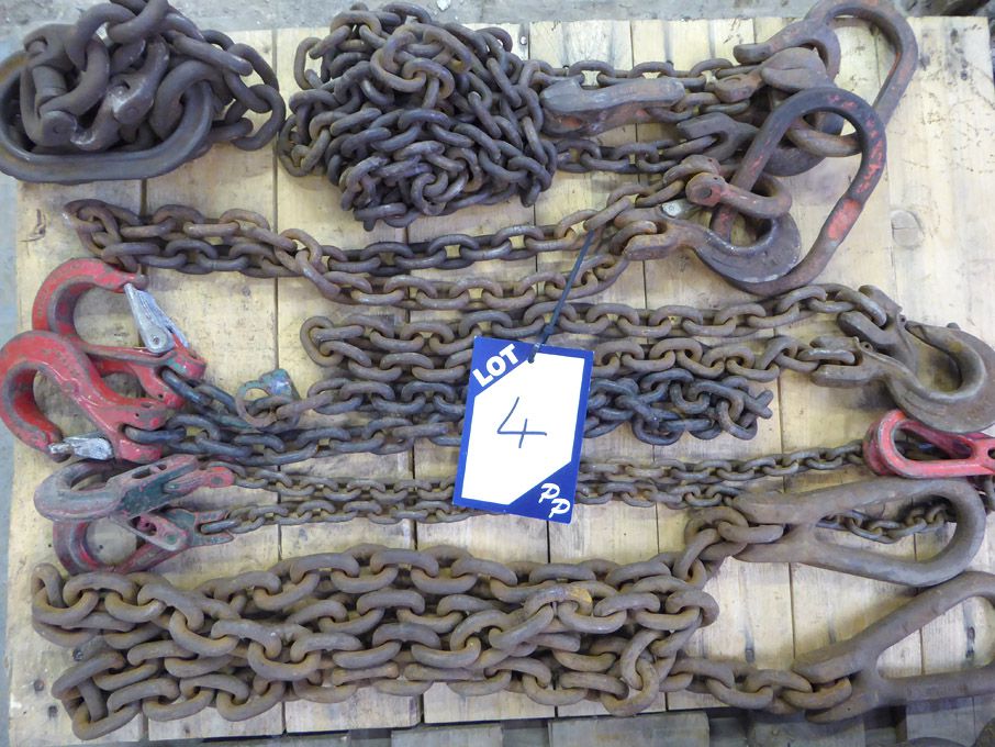 Qty various lifting chains on pallet